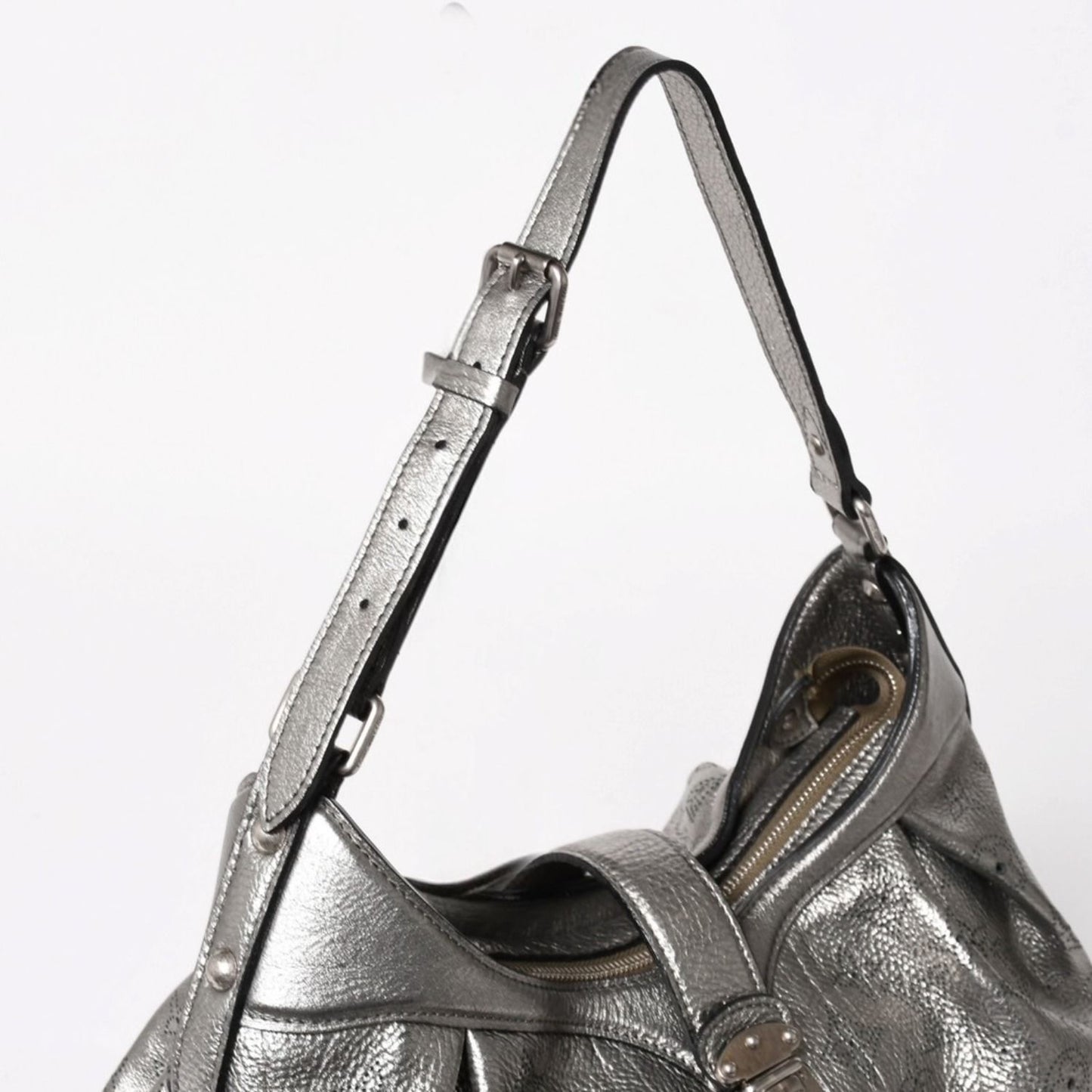 Louis Vuitton Mahina XS Shoulder Bag Argent Metallic Silver — view 6