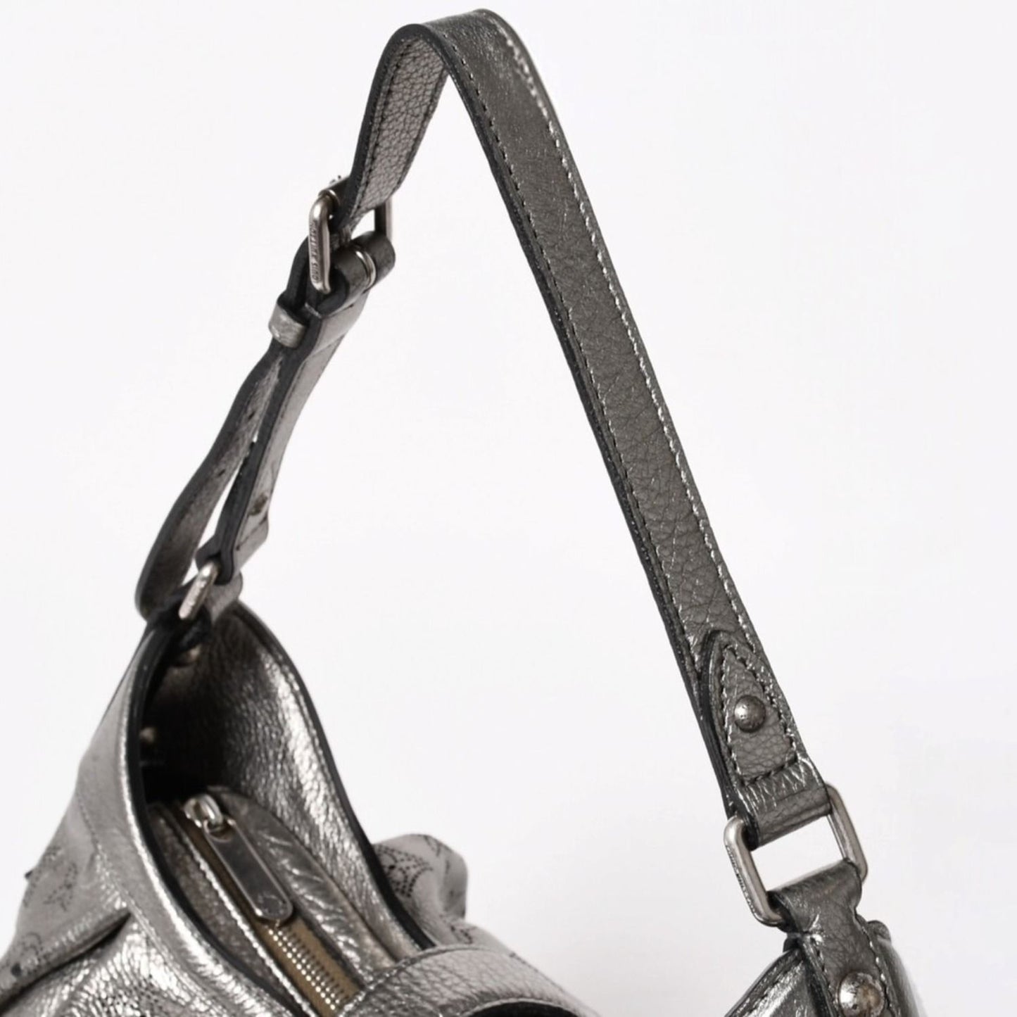 Louis Vuitton Mahina XS Shoulder Bag Argent Metallic Silver — view 5