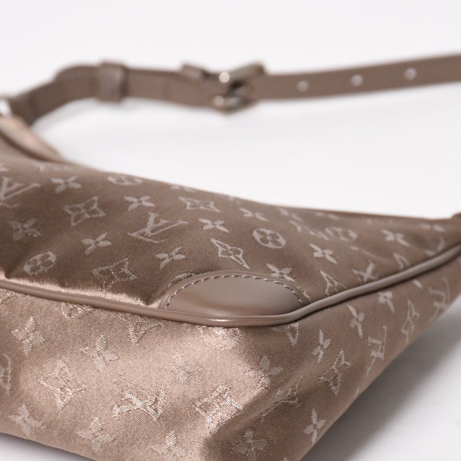 Louis Vuitton Monogram Satin Little Boulogne Shoulder Bag Beige Fabric Silver — view 6