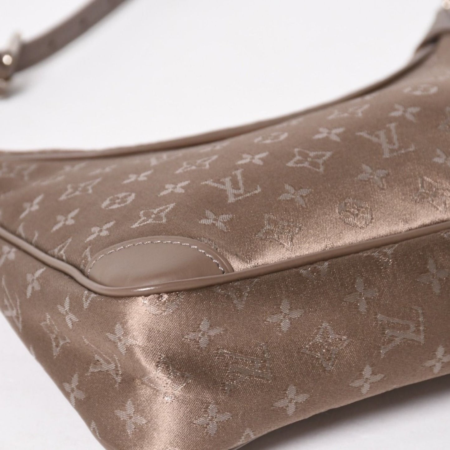 Louis Vuitton Monogram Satin Little Boulogne Shoulder Bag Beige Fabric Silver — view 7