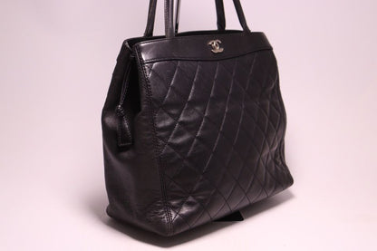 Chanel Lambskin Tote Bag Black — view 4