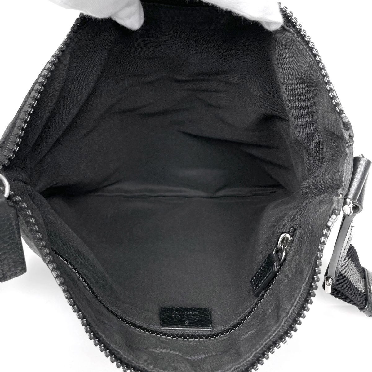 Gucci Shoulder Bag GG Pattern Nylon Black — view 6