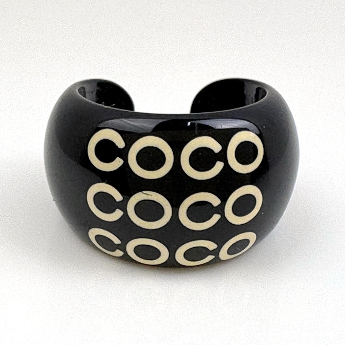 Chanel Ring CC Logo Plastic Black — view 2