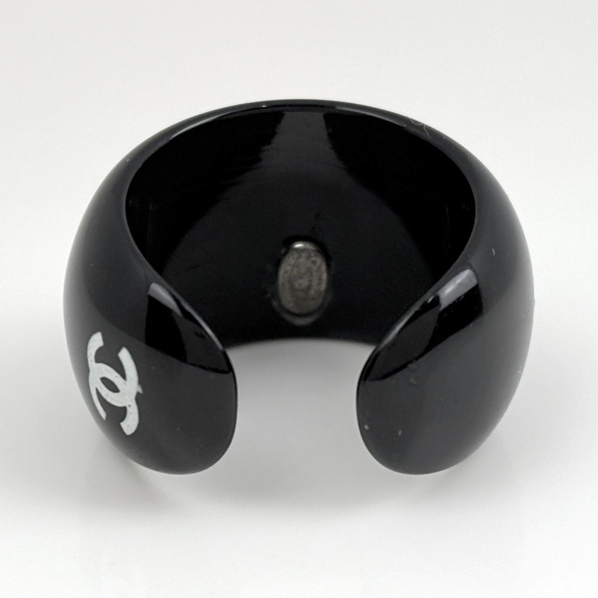 Chanel Ring CC Logo Plastic Black — view 3