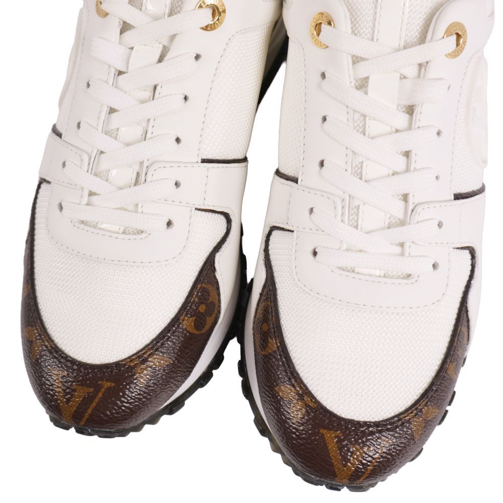 Louis Vuitton Sneakers Run Away — view 3