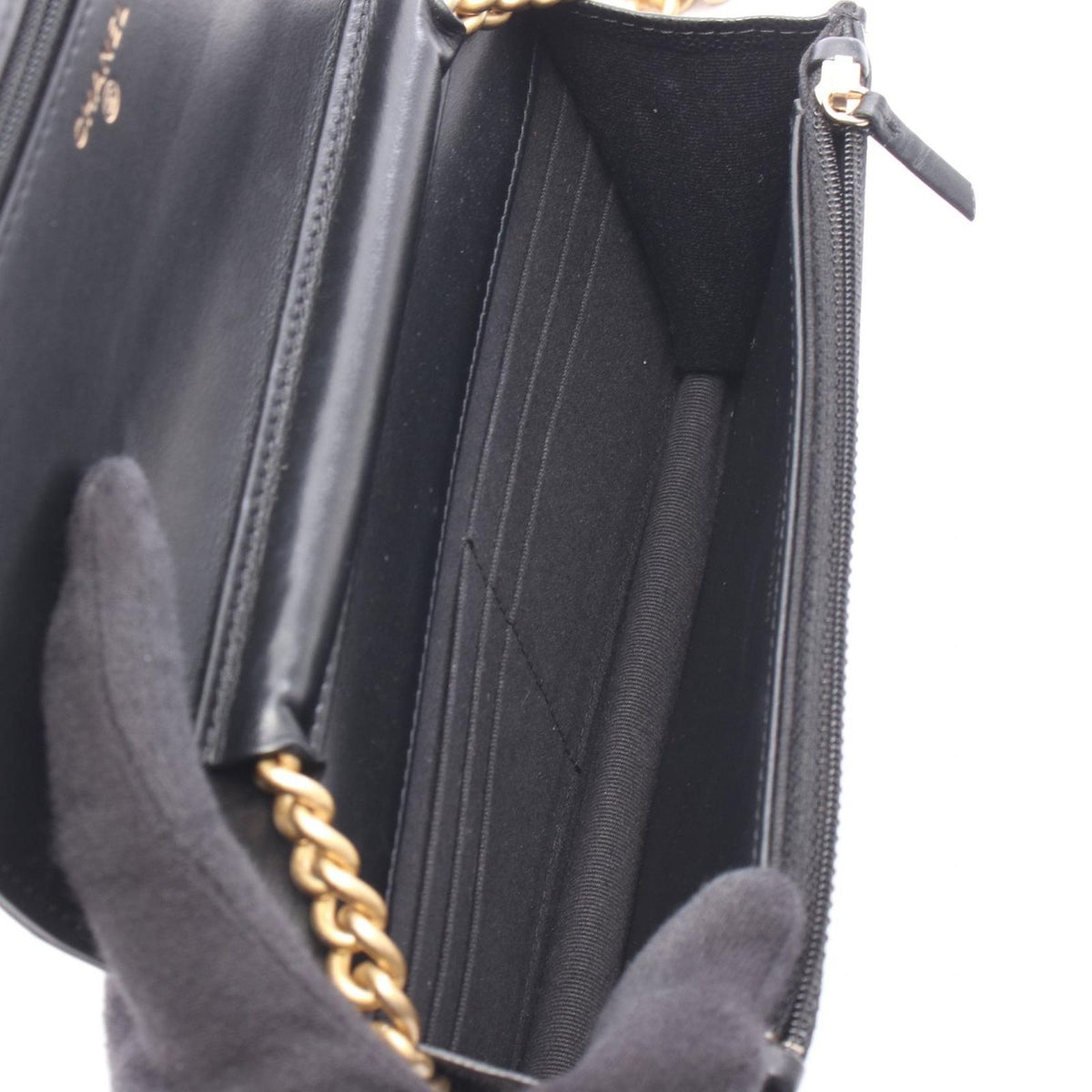 Chanel Shoulder Bag Boy Quilted Black Caviar Leather Boy Chain Wallet — view 3
