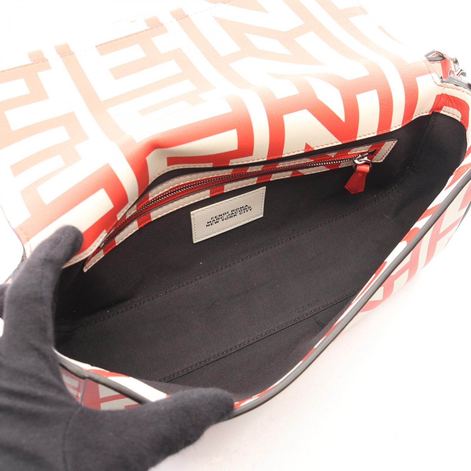 Fendi Marc Jacob Mamma Bucket 2-Way Boyte Red Leather Shoulder Bag — view 3