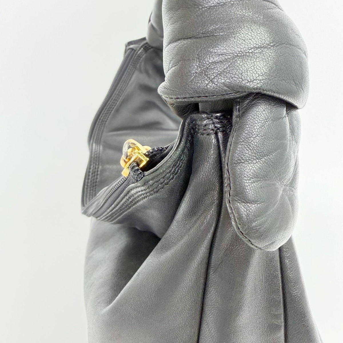 Loewe Nappa Aire Knot Handle Shoulder Bag Leather Black Gold Vintage — view 8