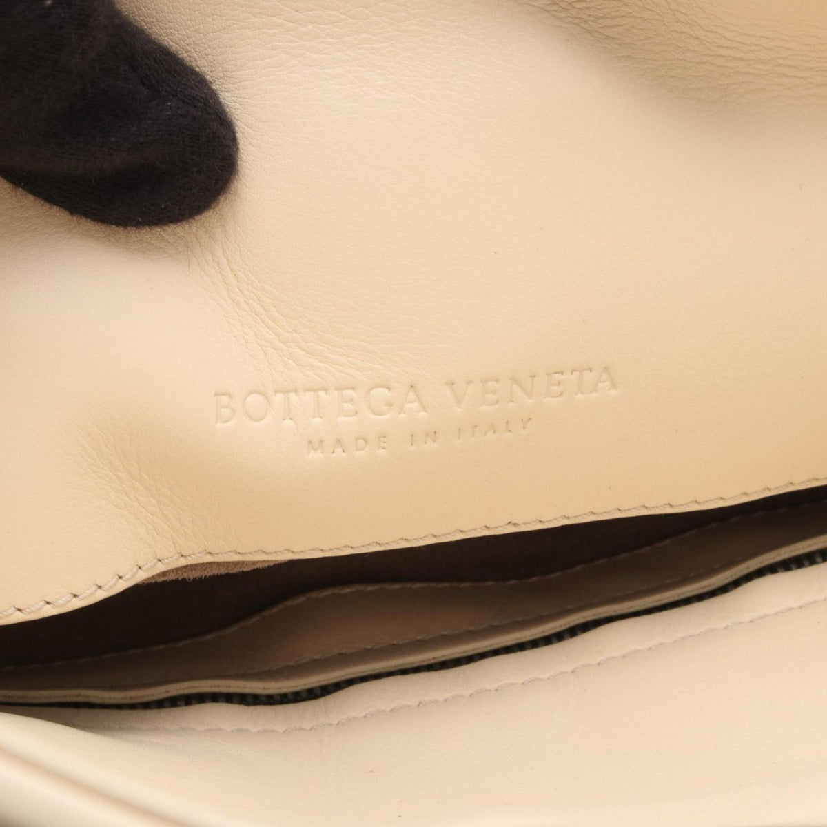 Bottega Veneta Shoulder Bag Ivory Lambskin — view 4