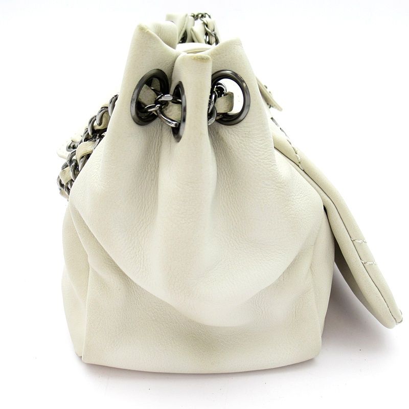 Chanel Diamond Stitch Chain Shoulder Bag Leather White — view 5