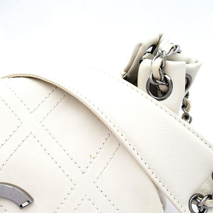 Chanel Diamond Stitch Chain Shoulder Bag Leather White — view 2