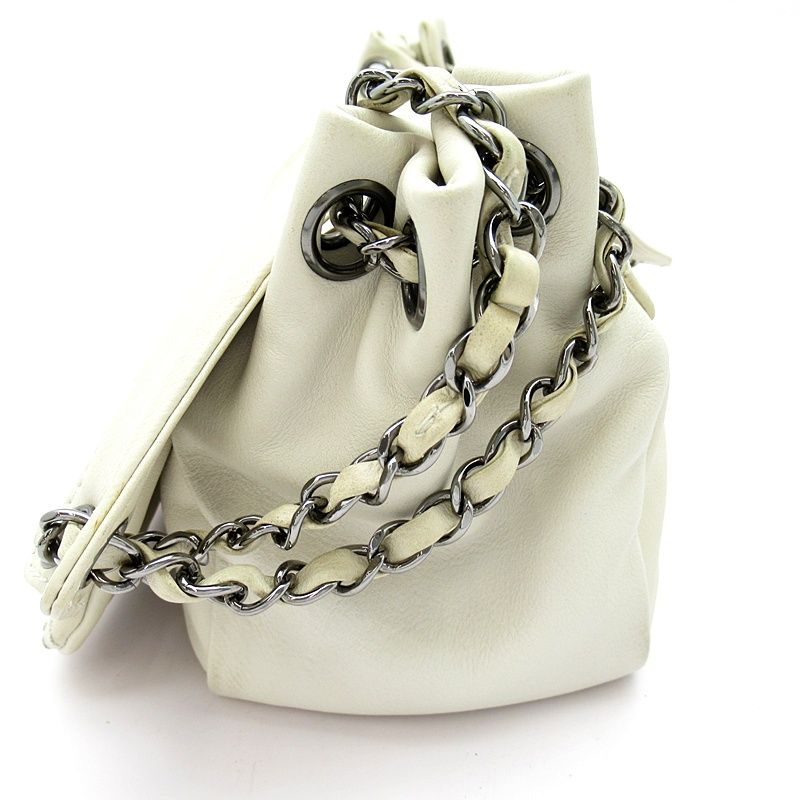 Chanel Diamond Stitch Chain Shoulder Bag Leather White — view 3