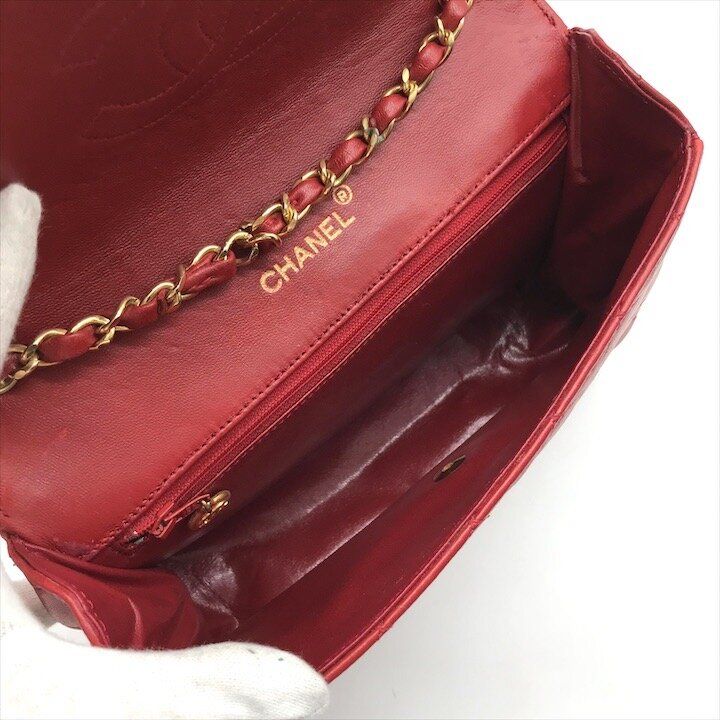 Chanel CC Logo Quilted Chain Shoulder Bag Turnlock Leather — view 8