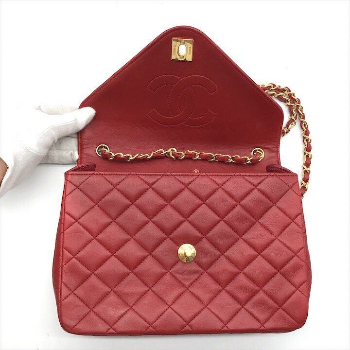 Chanel CC Logo Quilted Chain Shoulder Bag Turnlock Leather — view 7