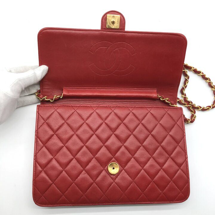 Chanel CC Logo Quilted Chain Shoulder Bag Push Lock Leather — view 7