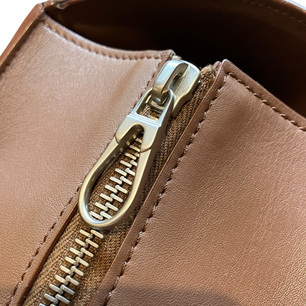 Max Mara Whitney Renzo Piano Collaboration Tote Calfskin Suede — view 8