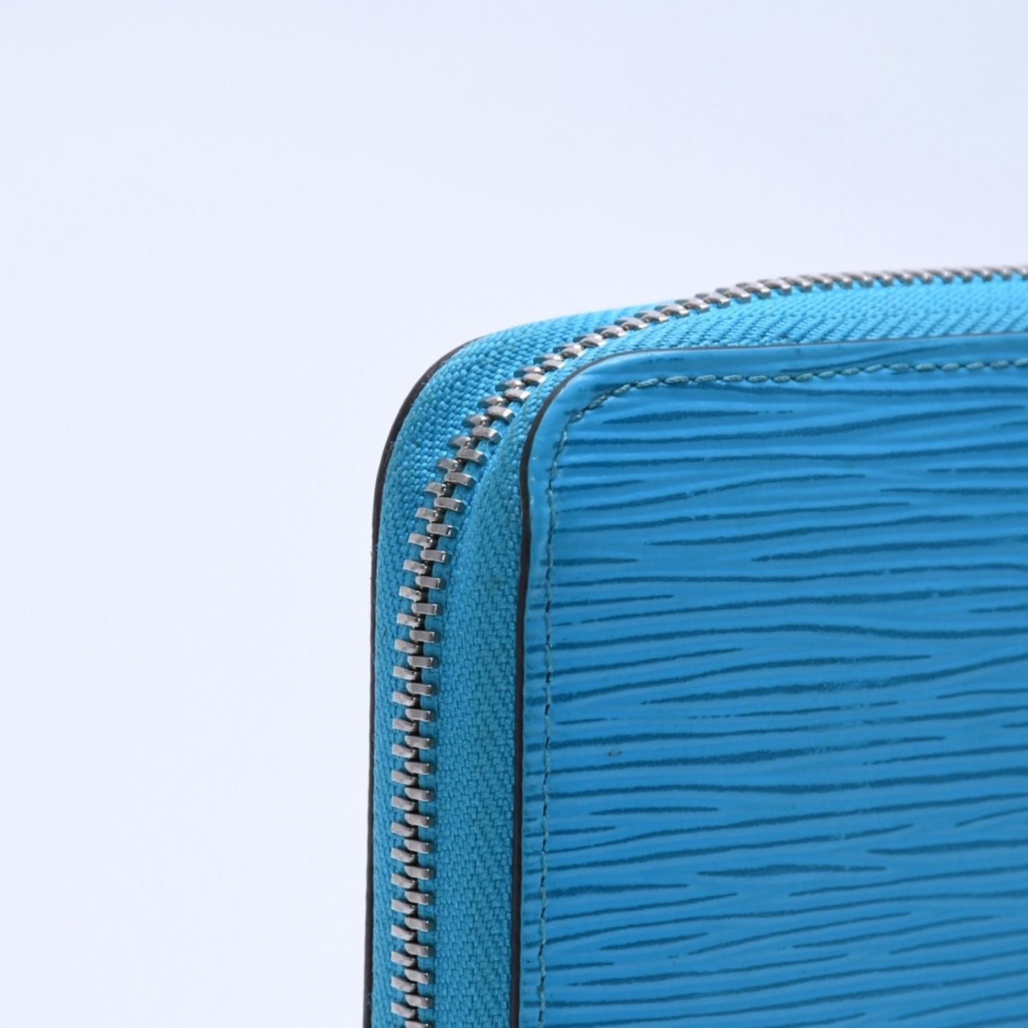 Louis Vuitton Zippy Wallet Epi Leather Silver Turquoise Blue — view 7