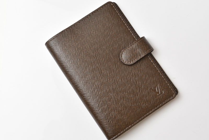 Louis Vuitton Notebook Cover Agenda PM Taiga Grizzly Dark Brown — view 3
