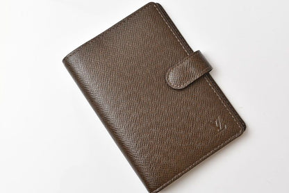 Louis Vuitton Notebook Cover Agenda PM Taiga Grizzly Dark Brown — view 3