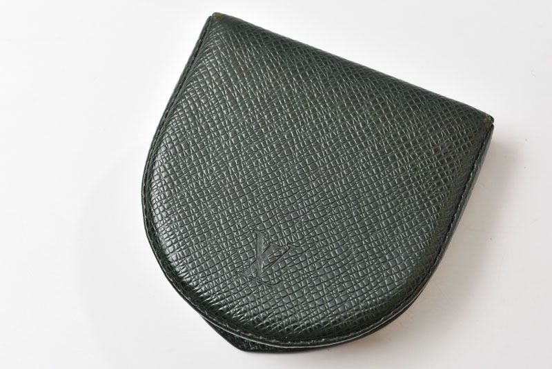 Louis Vuitton Coin Purse Porte-Monnaie Cuvette Taiga Esepia Dark Green — view 2