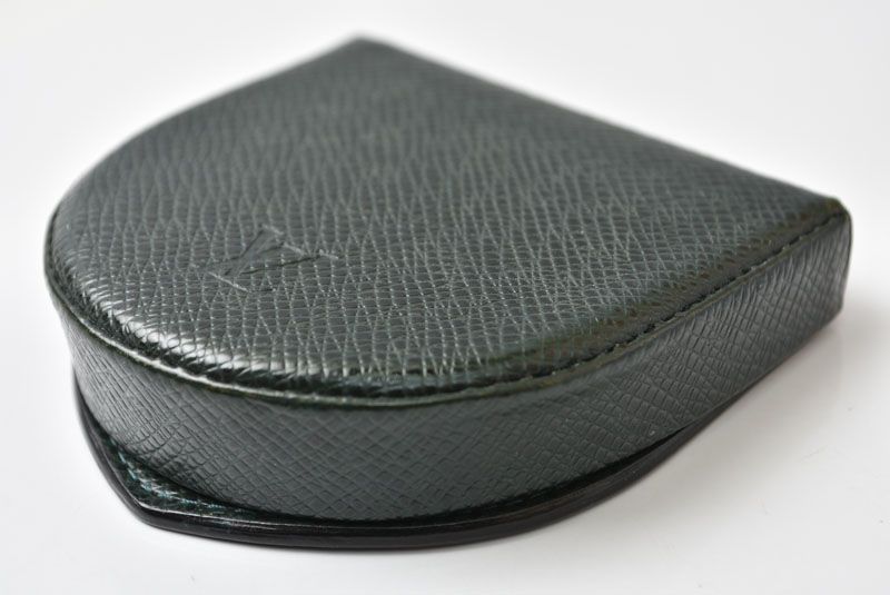 Louis Vuitton Coin Purse Porte-Monnaie Cuvette Taiga Esepia Dark Green — view 4