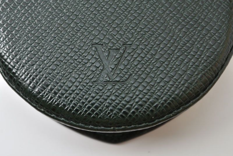 Louis Vuitton Coin Purse Porte-Monnaie Cuvette Taiga Esepia Dark Green — view 3