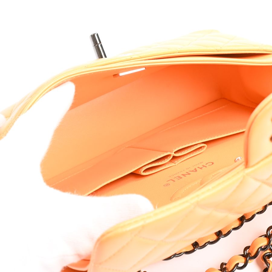 Chanel Shoulder Bag Classic Small — view 4