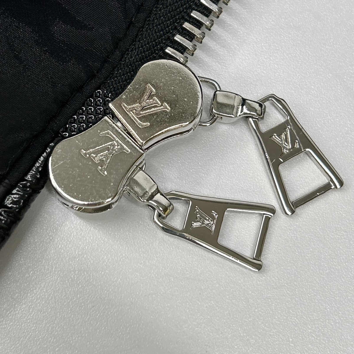 Louis Vuitton Black Quilted Zip Coat 40 — view 7