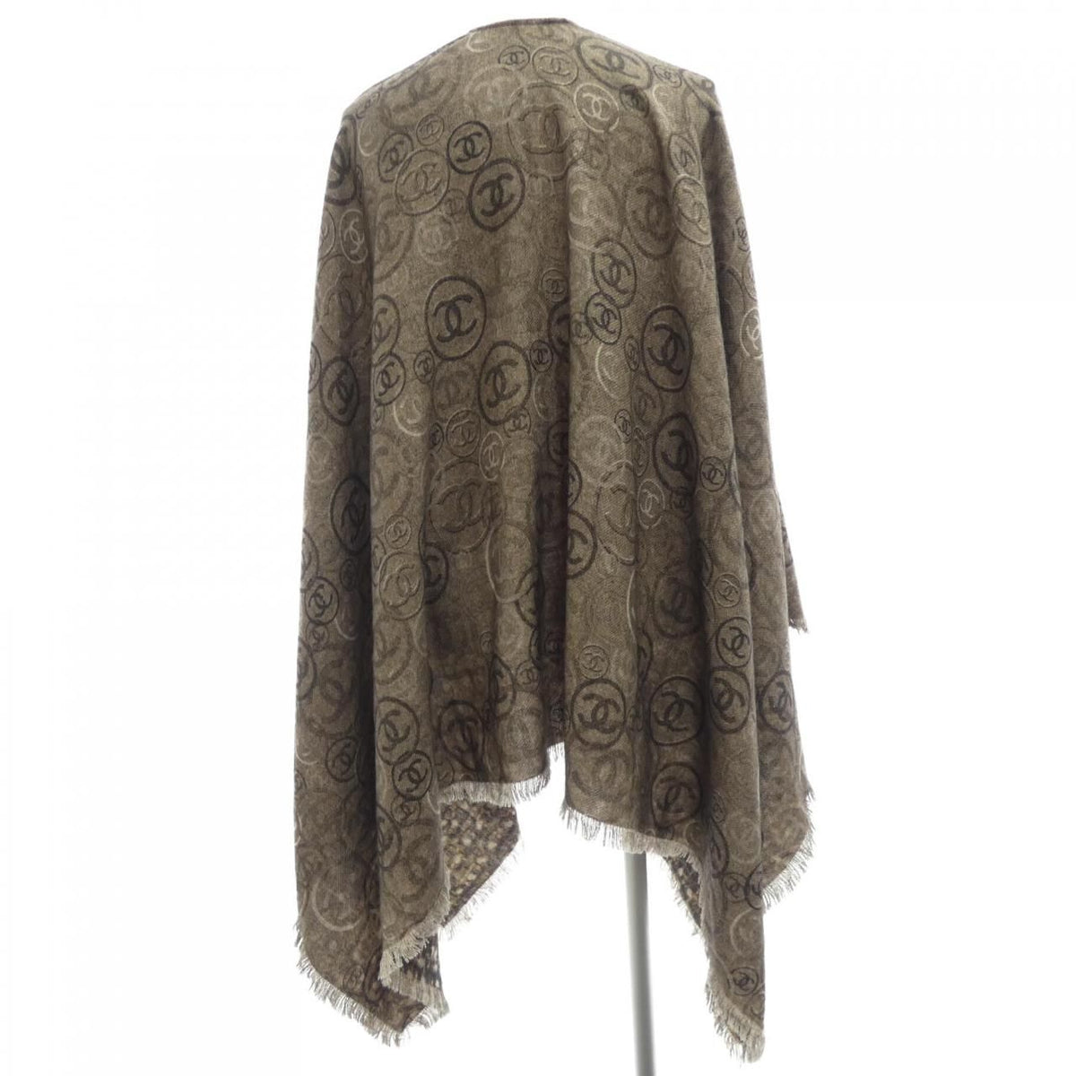 Chanel 16B Stole Scarf Brown — view 2