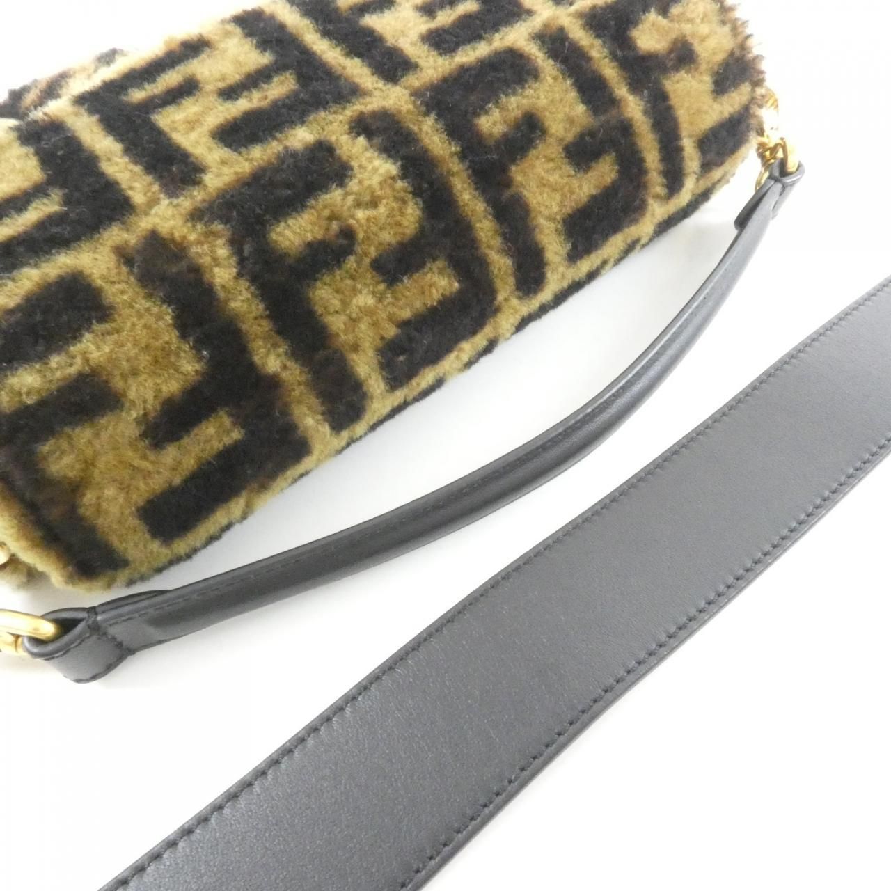 Fendi Baguette Shoulder Bag — view 5