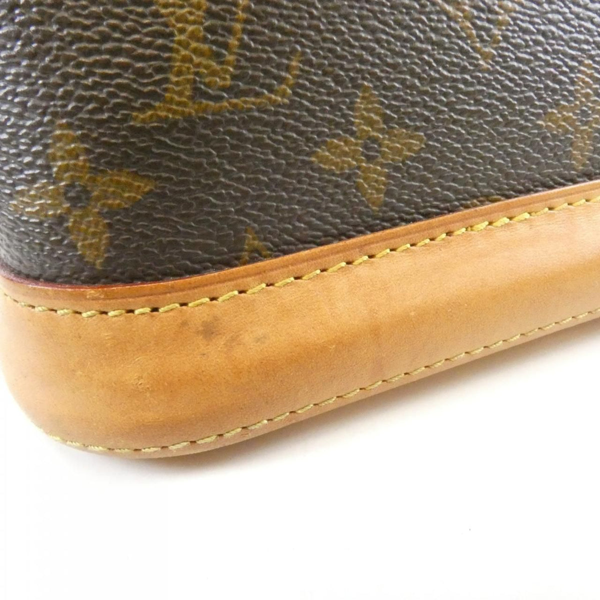 Louis Vuitton Monogram Alma BB — view 4