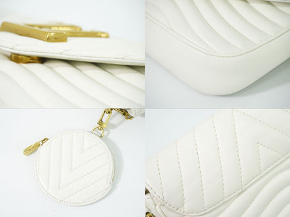Louis Vuitton LV New Wave Multi Pochette Leather Chain Shoulder Bag White — view 7