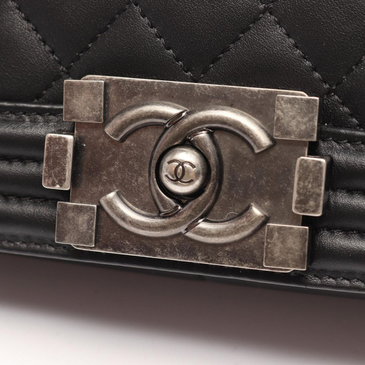 Chanel Shoulder Bag Boy Antique Silver Black Lambskin Boy Chain — view 7