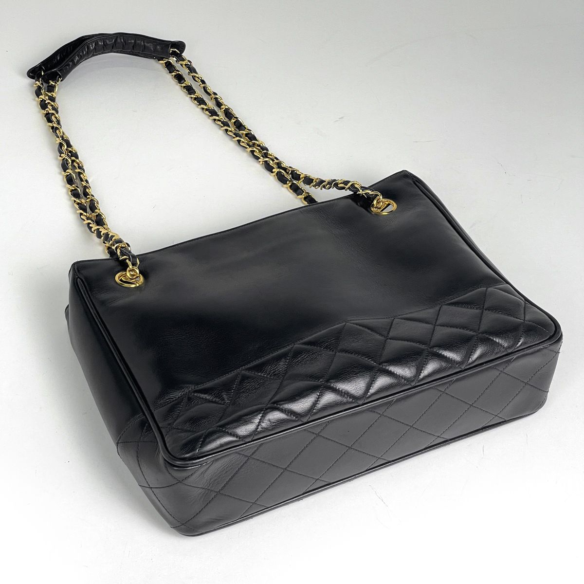 Chanel Tote Bag CC Logo Quilted Leather Black — view 2
