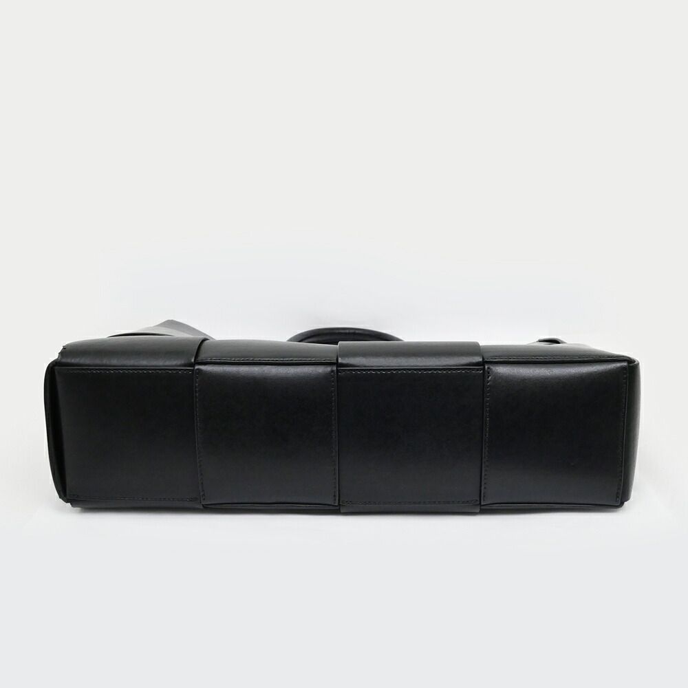 Bottega Veneta Arco Tote Bag Black Intrecciato Calf Leather — view 3