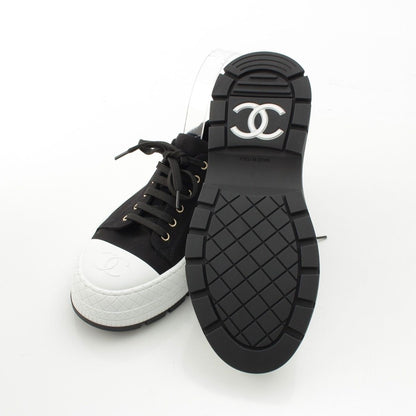 Chanel Cotton Lambskin CC Logo Low-Cut Sneakers Black White — view 5