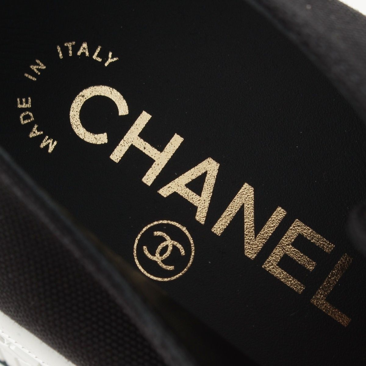 Chanel Cotton Lambskin CC Logo Low-Cut Sneakers Black White — view 7
