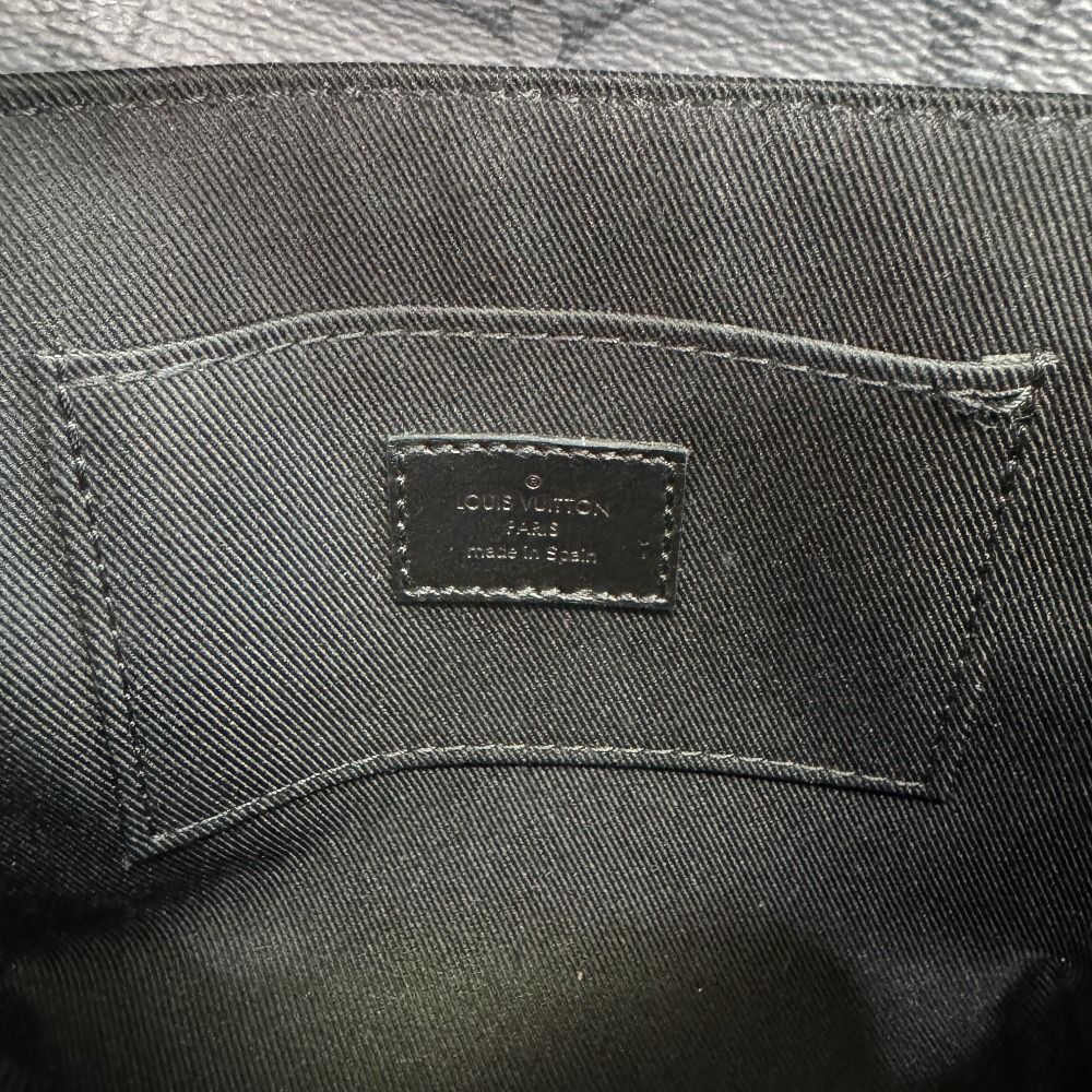 Louis Vuitton Pochette Smartphone Shoulder Bitton Pulse Wearable Wallet — view 6