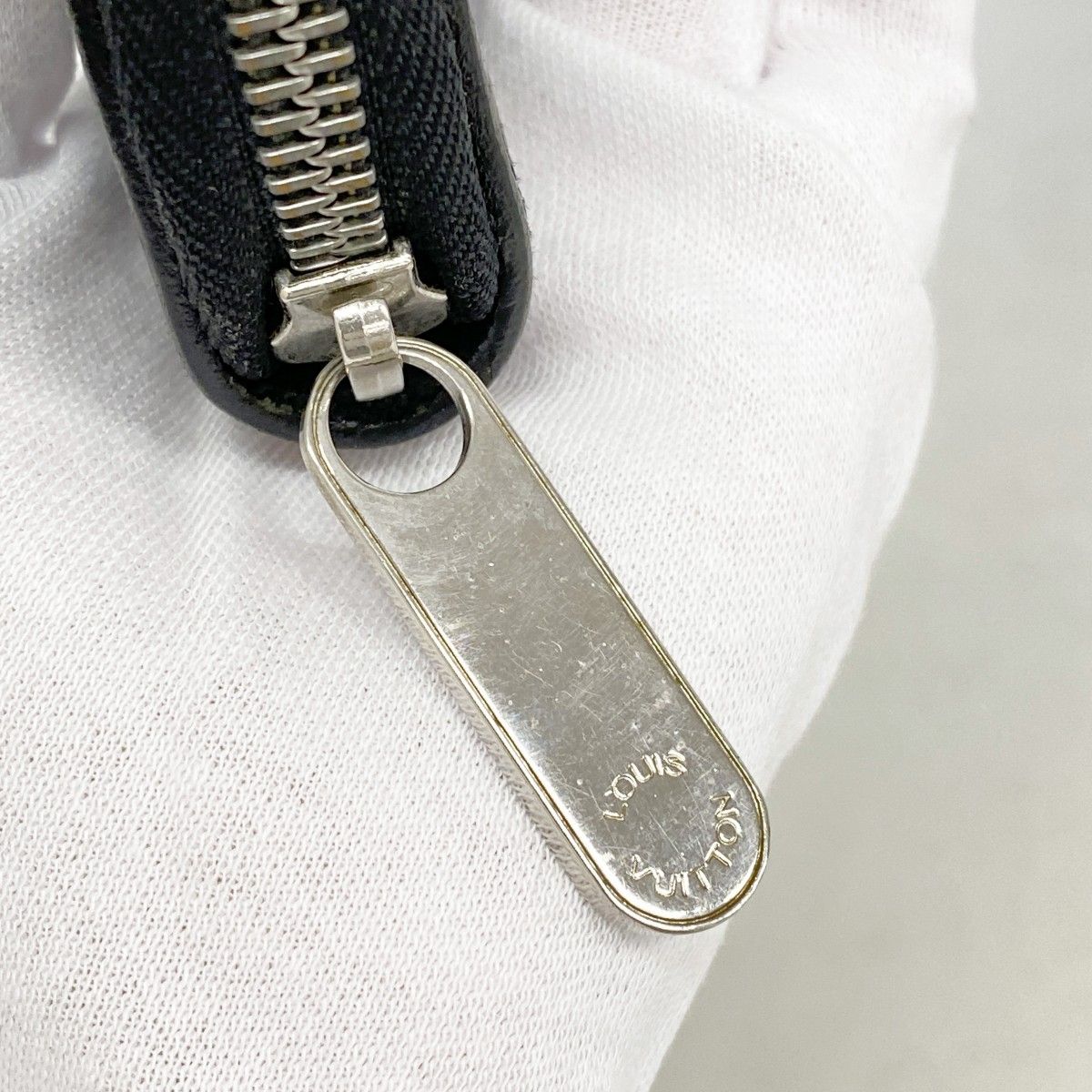 Louis Vuitton Wallet Epi Zippy Organizer Noir — view 8