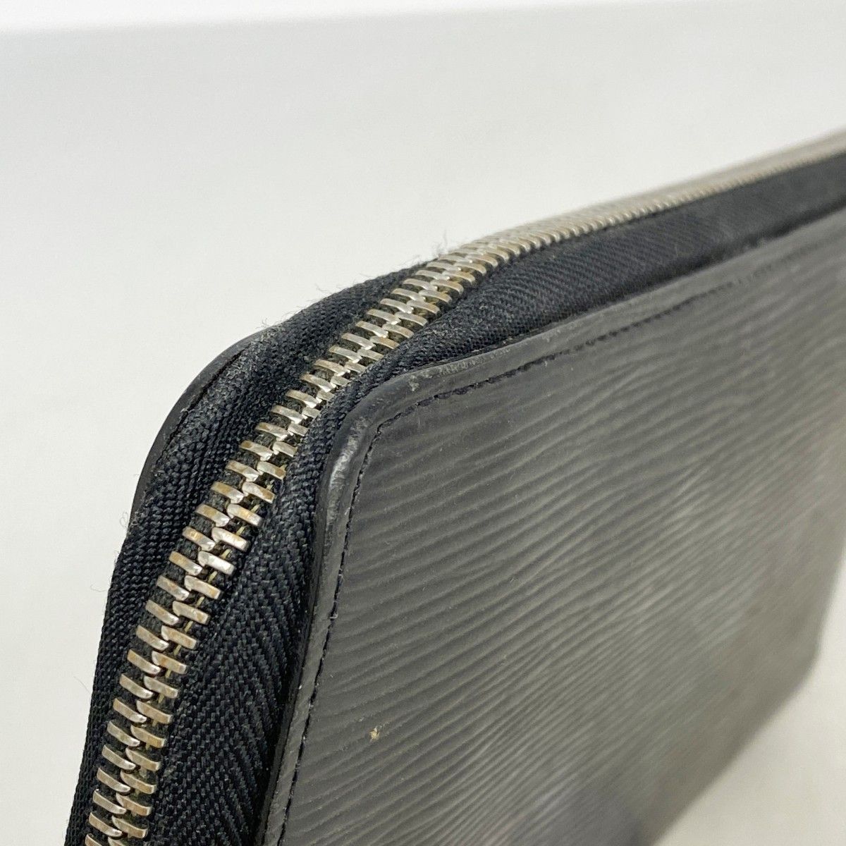 Louis Vuitton Wallet Epi Zippy Organizer Noir — view 6