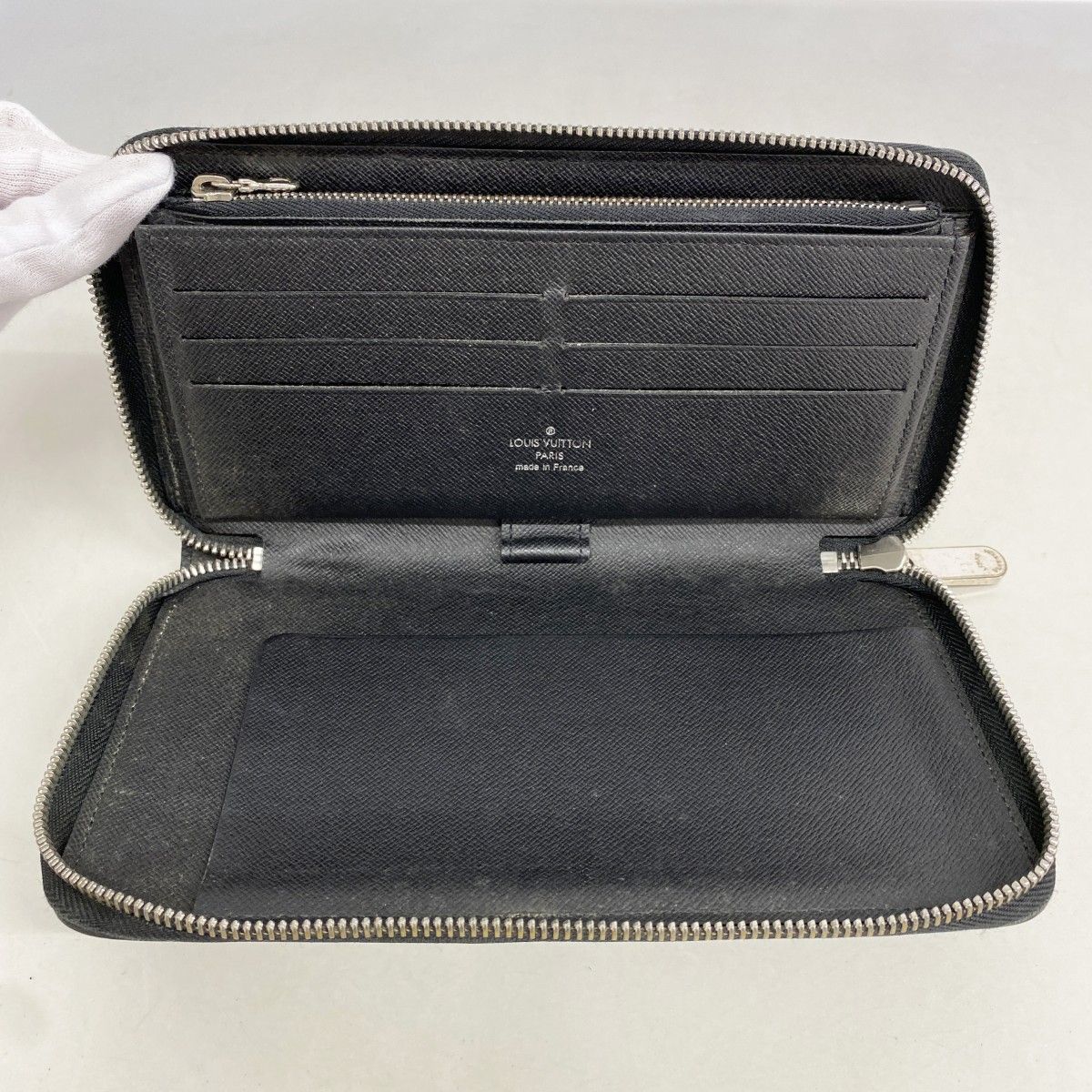 Louis Vuitton Wallet Epi Zippy Organizer Noir — view 3