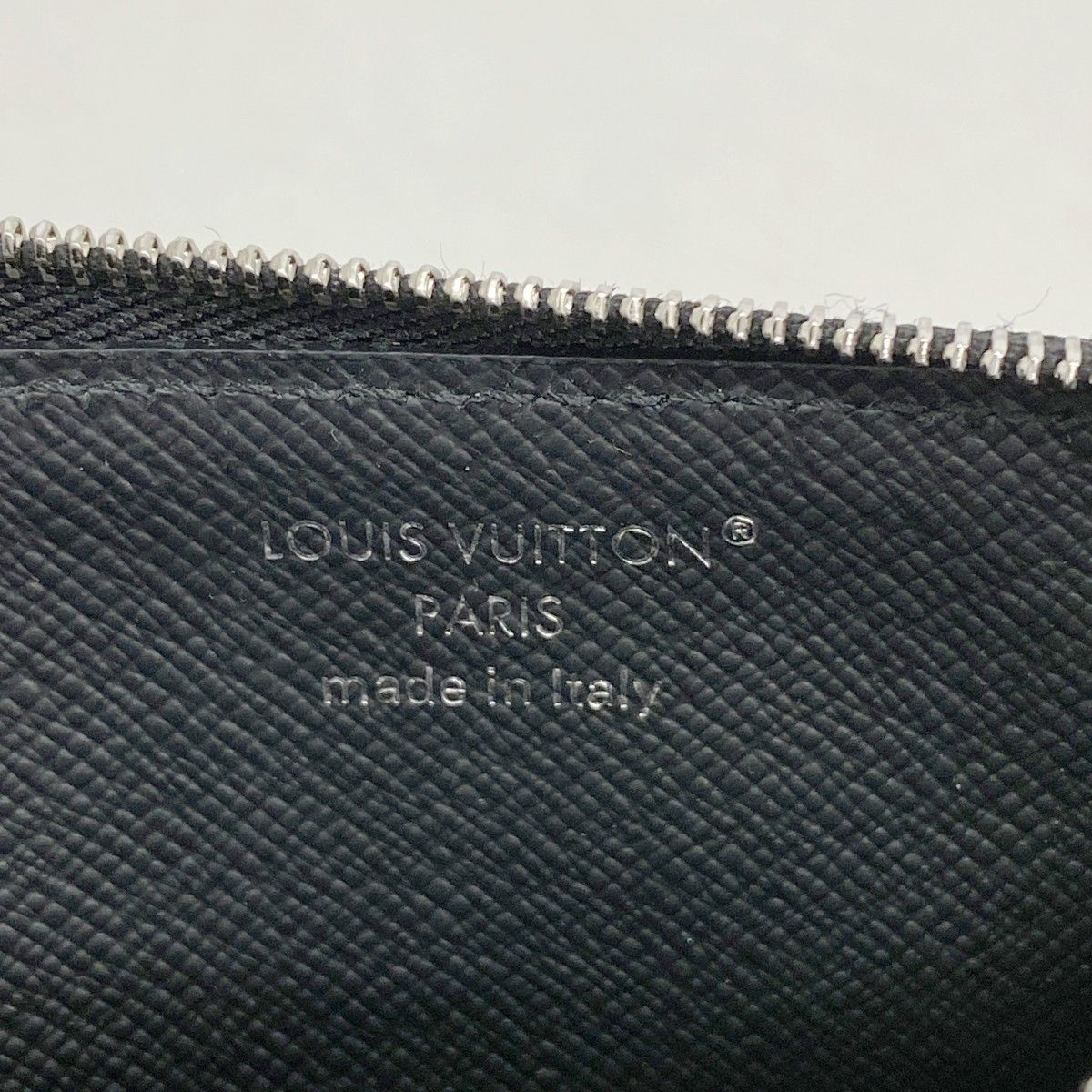 Louis Vuitton Coin Case Taigarama Card Holder Black — view 4