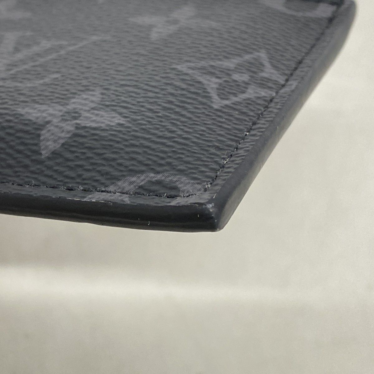 Louis Vuitton Coin Case Taigarama Card Holder Black — view 5