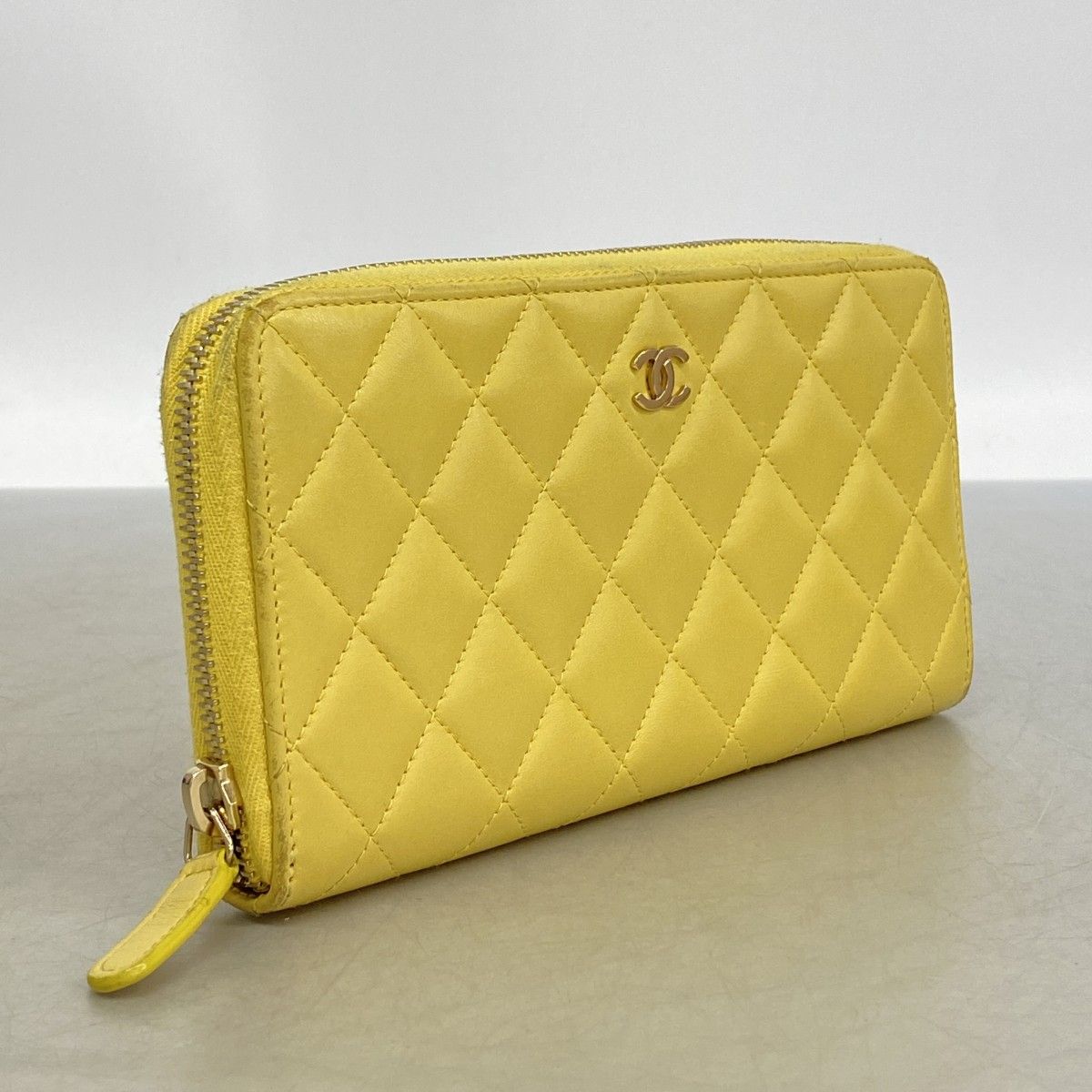 Chanel Wallet Quilted Lambskin Yellow Champagne Gold — view 2