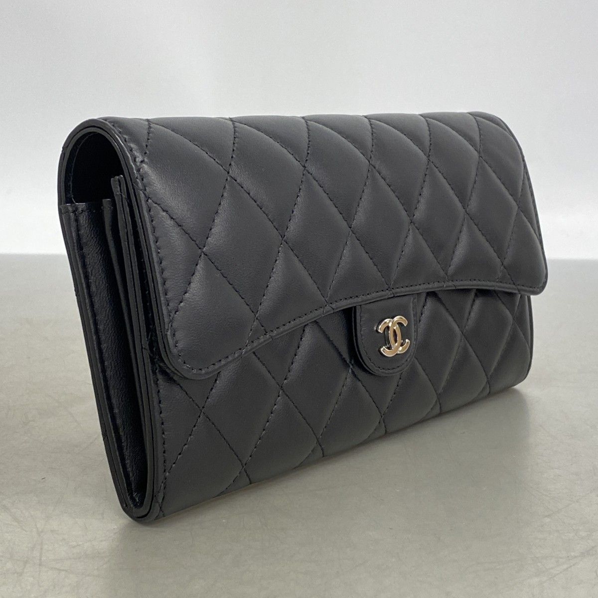 Chanel Wallet Quilted Lambskin Black Silver — view 2