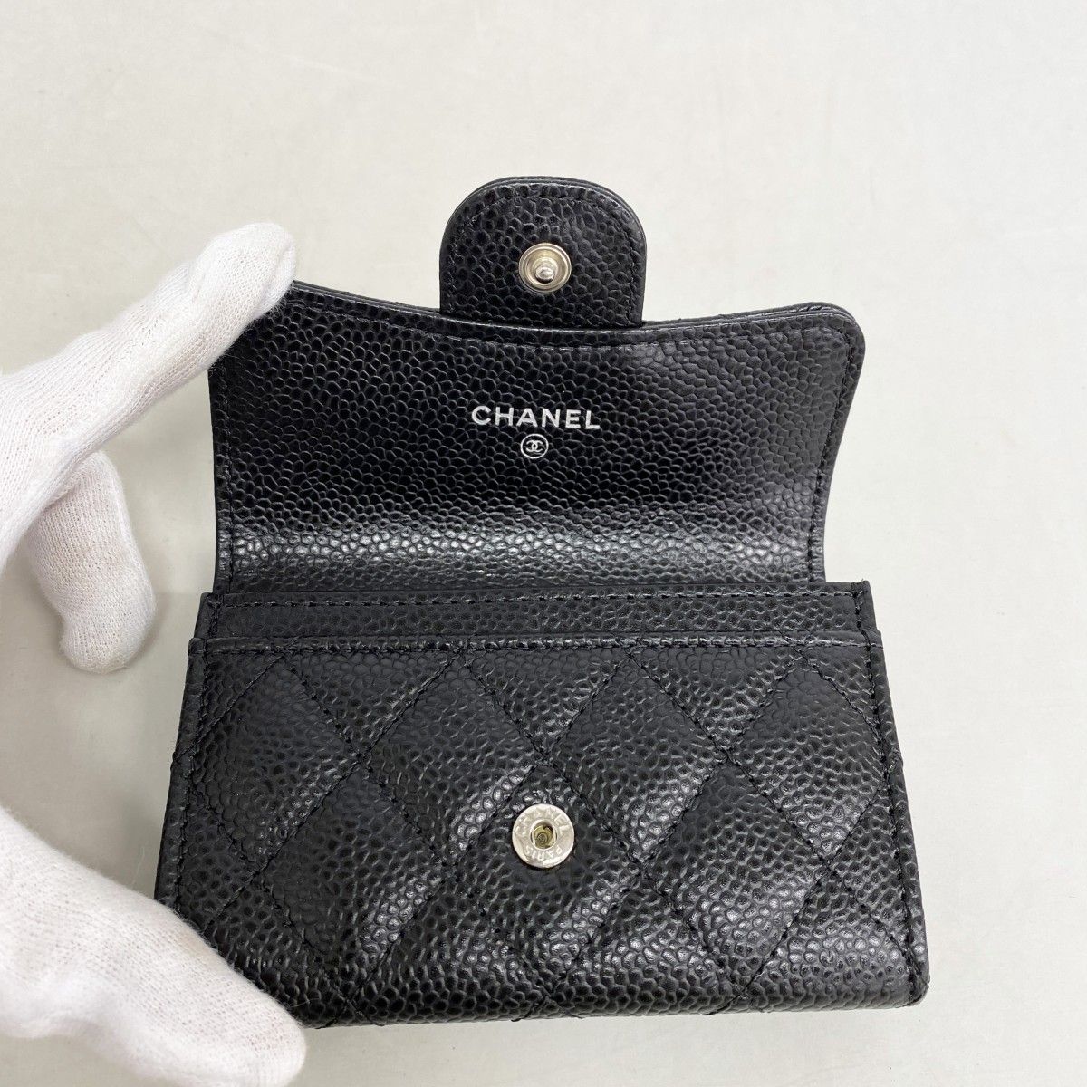 Chanel Card Case Quilted Caviar Leather Black Silver — view 5