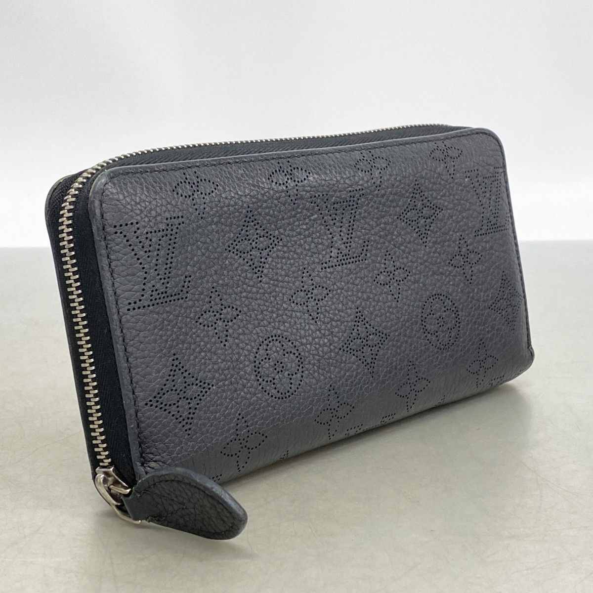 Louis Vuitton Wallet Mahina Zippy Noir — view 2