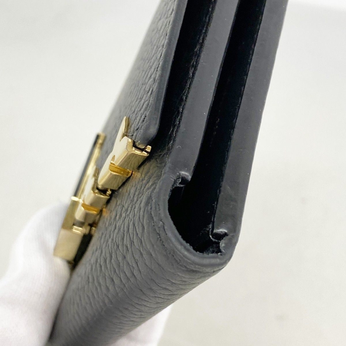 Louis Vuitton Wallet Taurillon Portefeuille Capucines Compact Noir — view 5