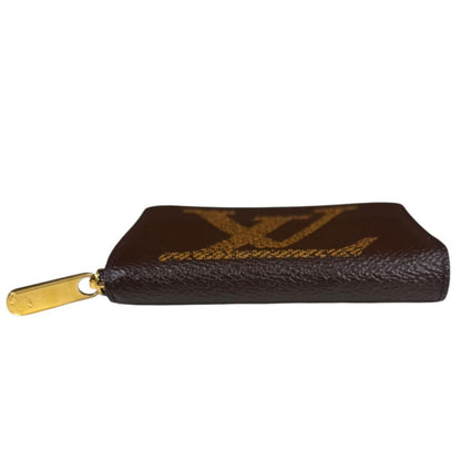Louis Vuitton Zippy Coin Purse Monogram Giant Case — view 5