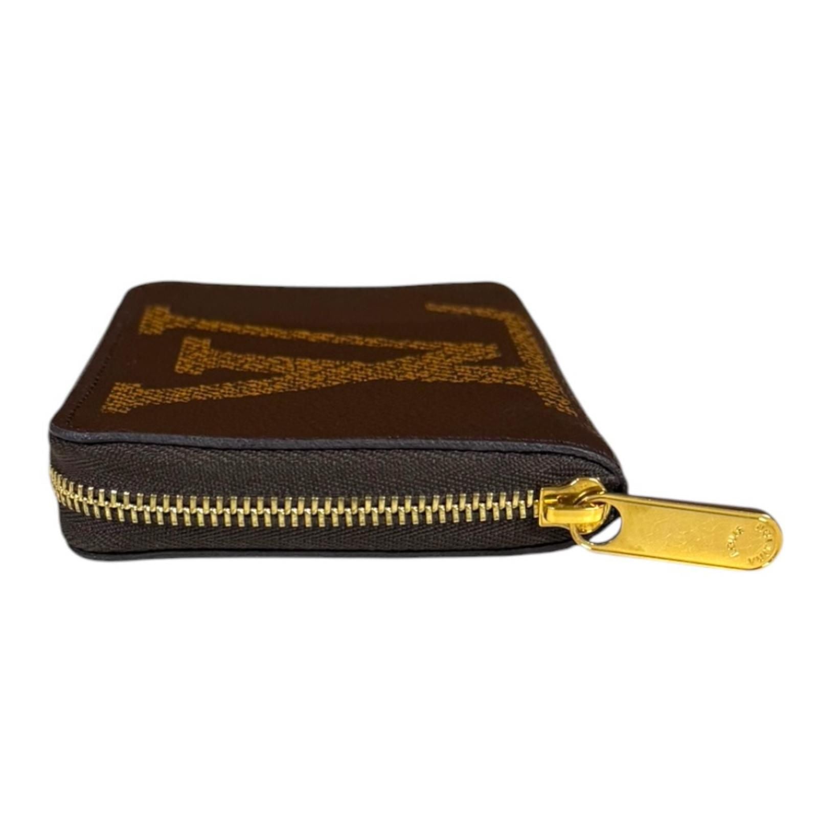 Louis Vuitton Zippy Coin Purse Monogram Giant Case — view 3